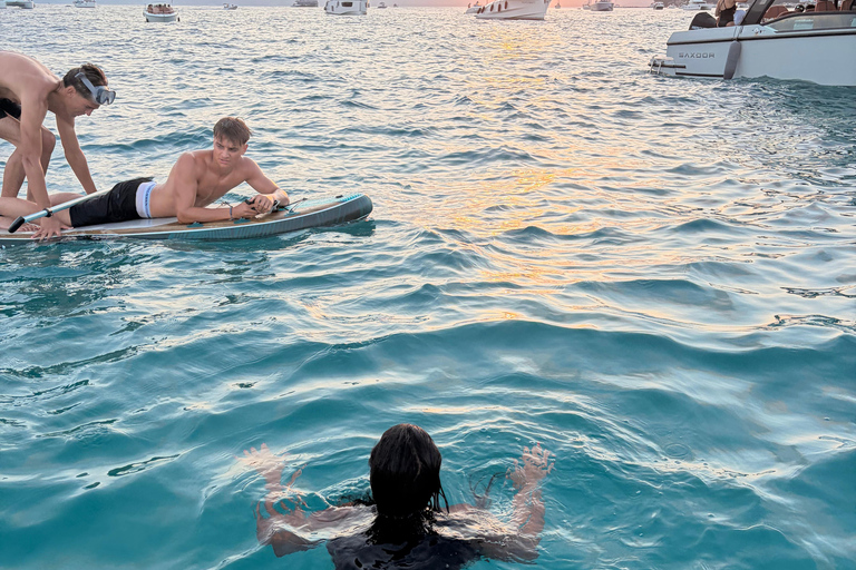 Magical VIP cruise tour in Cannes - Stand-up paddleboarding, diving, champagne Full-Day Cruise Tour - 2H - Lérins Islands