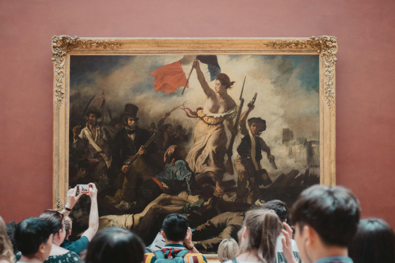 Visita guiada ao Museu do Louvre para 6 pessoas com a Mona LisaParis: Tour guiado em pequenos grupos pelo Museu do Louvre