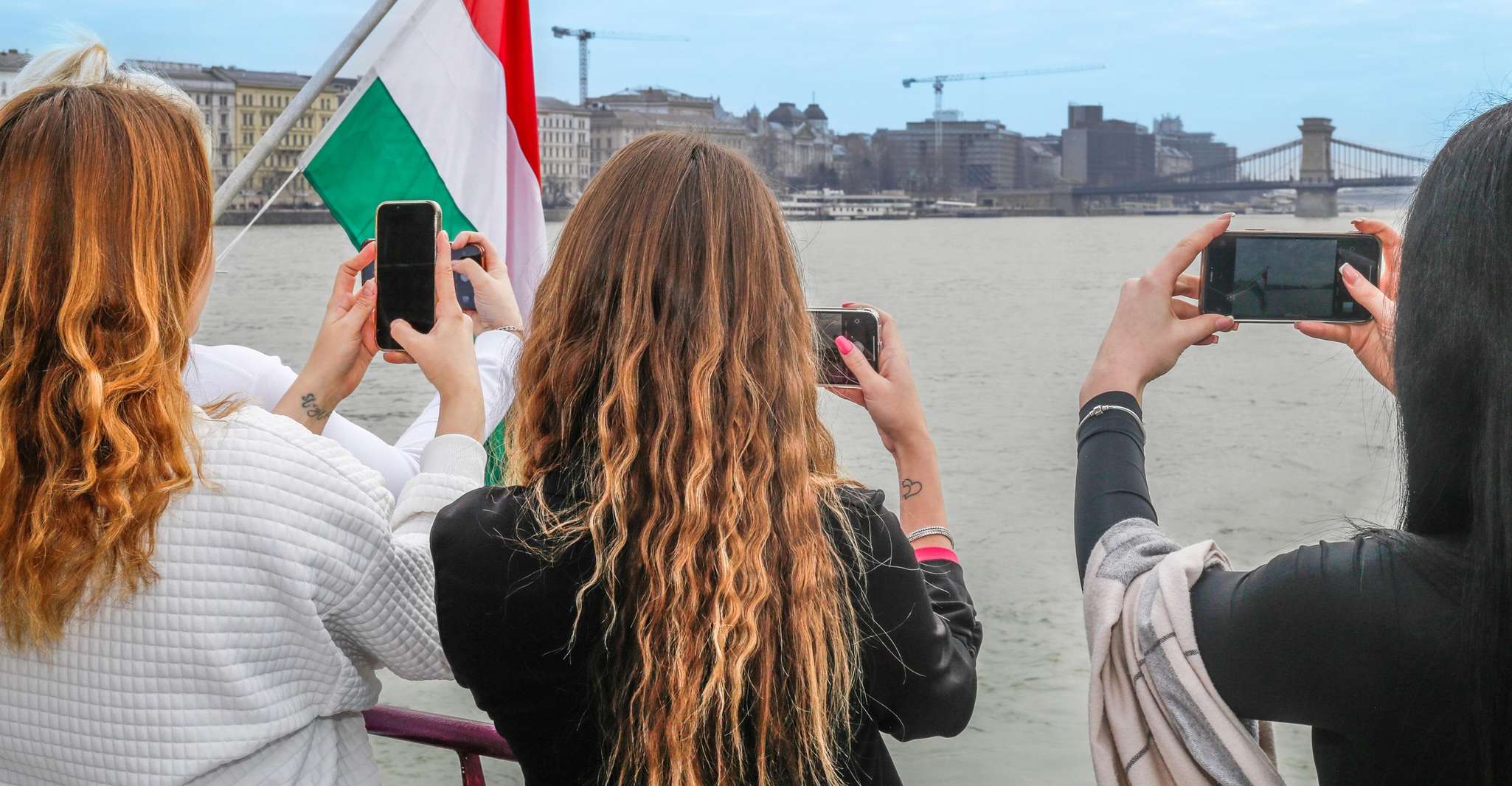 Budapest: Nighttime or Daytime City Sightseeing Cruise photo 7