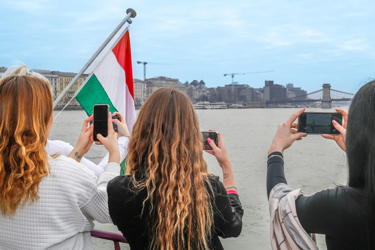 Budapest : Croisière touristique sur le Danube avec audioguide