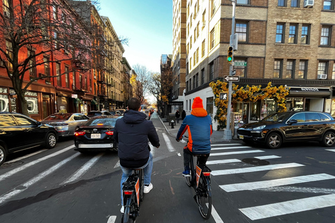 Broadway Bike Tour with Authentic Dutch Bikes! Tour in French on a Ebike