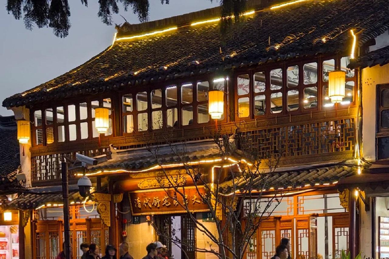 Twilight Zhujiajiao: Scenery, Sunset, and Lantern Lights