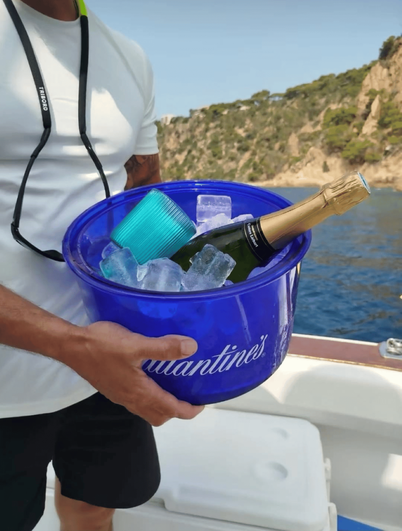 Toast bei Sonnenuntergang an der Costa Brava: Bootsfahrt mit Sekt