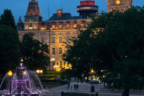 Quebec City: Guided Walking Tour with Rooftop Wine