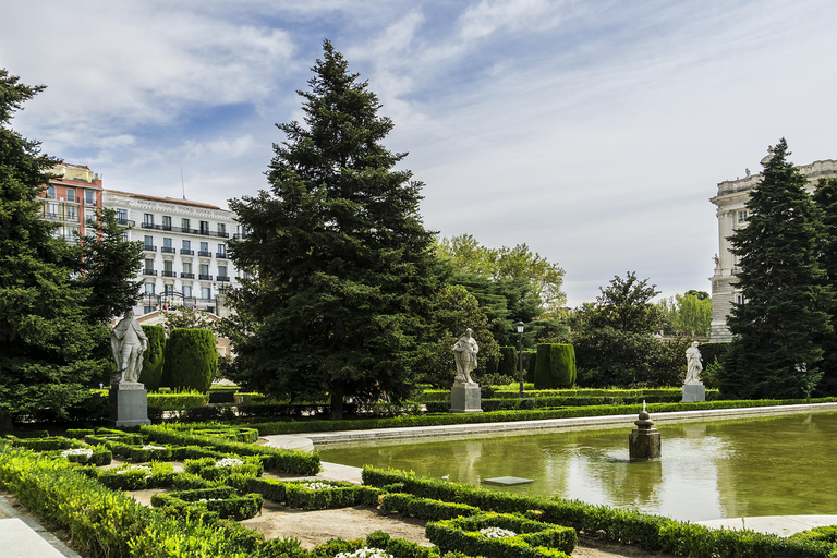 Guided visit of the Royal Palace of Madrid and Royal Gardens with entrance fee included.