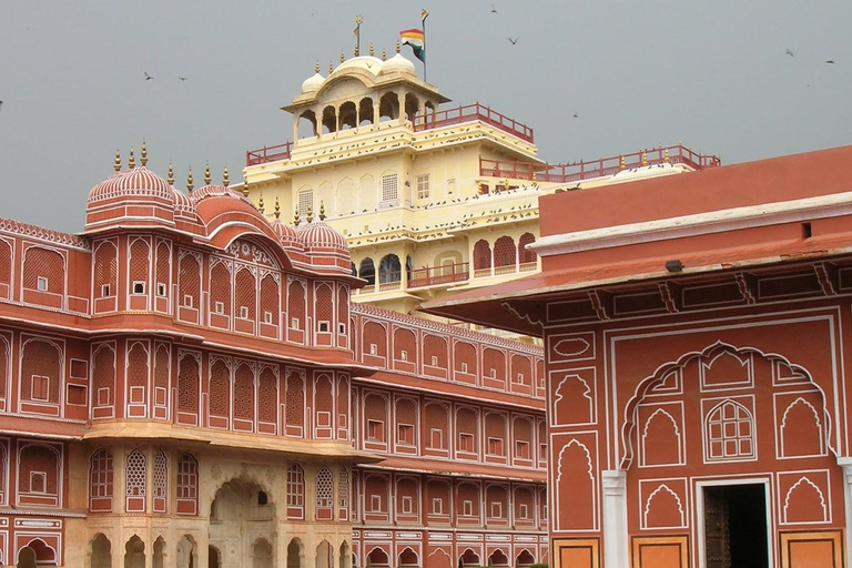 Jaipur: Amber Fort, City Palace, and Jantar Mantar Tour