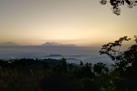 Zonsopgang Puncak Saka, Prambanan, Sewu, Plaosan-tempelzonsopgang puncak saka, candi prambanan, naaien, plaosan.