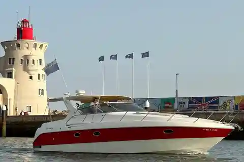 Cadiz: Exclusive Yacht excursion to La Caleta or Pepa Bridge