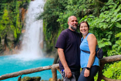 La Fortuna: Rio Celeste Waterfall and National Park Tour