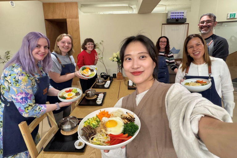 Busan: Market Tour & Hands-on Korean Cooking Class Gimbap & Tteokbokki