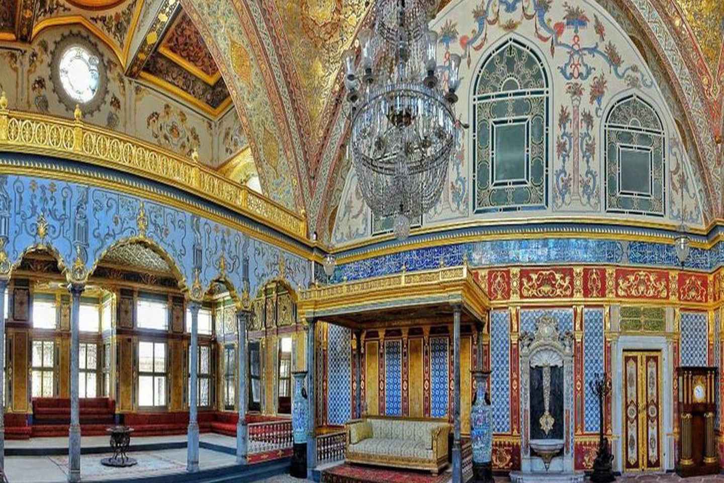 Blue Mosque, Hagia Sophia, Topkapi Palace &Grand Bazaar Tour