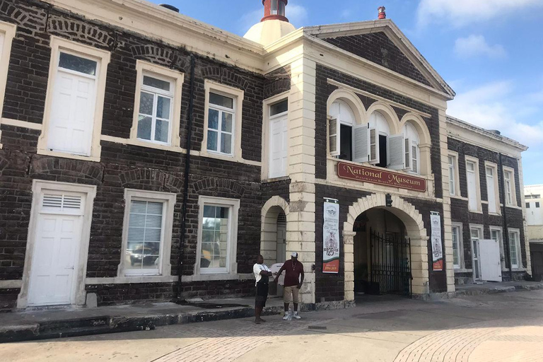 Basseterre historique et la plage