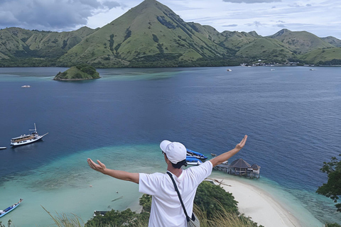 Labuan Bajo: Mirror Cave, Snorkeling & Sunset Cruise Tour Private Charter Boat Trip