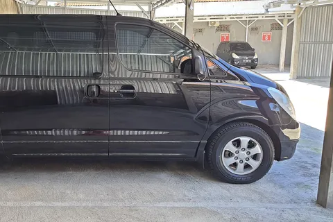 Transfer aeroportuale Bali di lusso 1-12 passeggeri zona Ubud