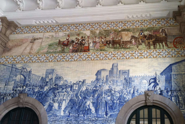 Porto Private Walking Tour with Fast Track to Lello