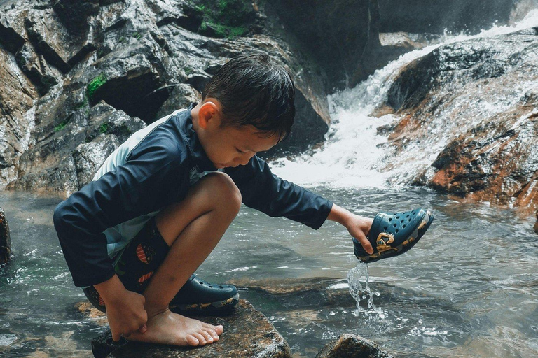 Kuala Lumpur: Waterfall Hike and Wildlife Spotting