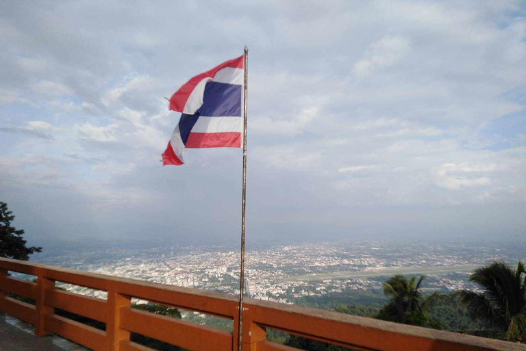 Chiang Mai: Doi Suthep, Wat Pha Lat & Sticky Waterfall TourChiang Mai: Doi Suthep-tempel en unieke kleverige waterval