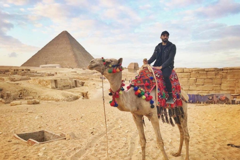 Vanuit de haven van Alexandrië: Piramide van Gizeh en Egyptisch museum