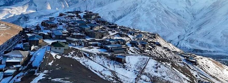 Bakou : visite de groupe à Quba Khinaliq, visite gratuite de Gobustan Absheron