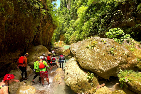 Cebu: Kawasan Falls Canyoneering & Zipline Experience
