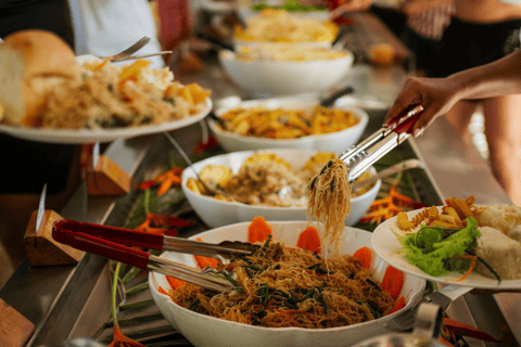 Fiji: Captain Cook Cruises - Day and Dinner Combo