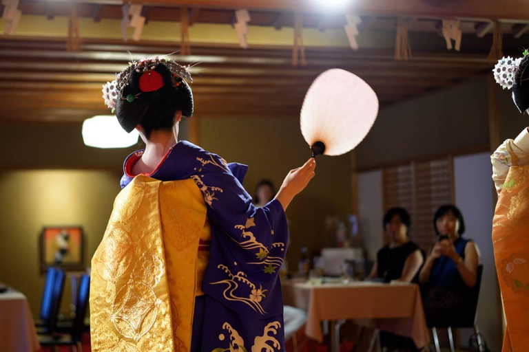Kyoto: Geisha(Maiko) Show with Dinner, Games & Open Bar