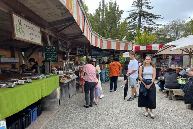 Vanuit Auckland: MATAKANA DORPSMARKT &amp; WIJN/BEELDHOUWKUNST TOUR