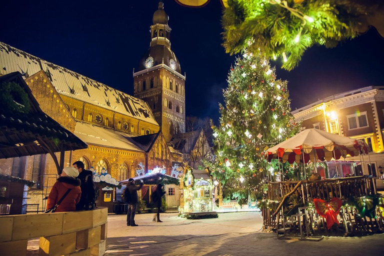 Majestic Christmas Walking Tour in Riga