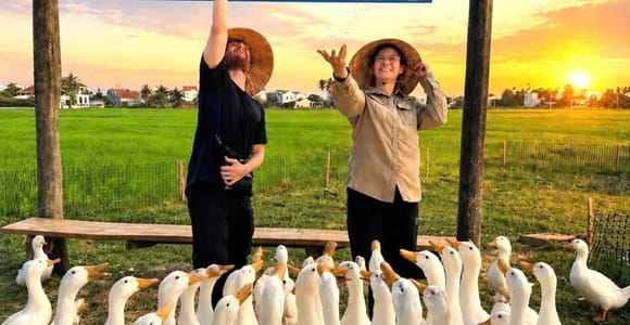 Hoi An Countryside: Tra Que Village, Duck Stop & Sunset Tour
