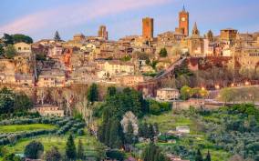 From Rome: Bagnoregio & Orvieto Day Trip with Wines & Lunch
