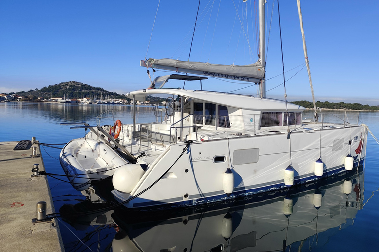 Mallorca: Catamaran Boat Tour with Tapas