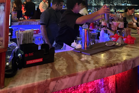 Panama City: esperienza nei bar locali — Notti a Casco ViejoPanama City: esperienza nei bar locali — notti a Casco Viejo