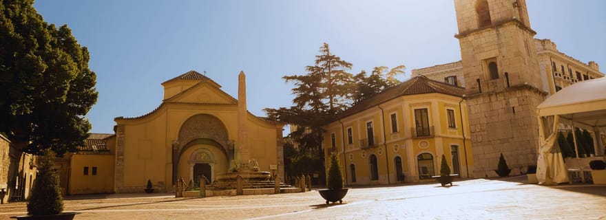Bénévent : visite à pied guidée avec dégustation de liqueur Strega