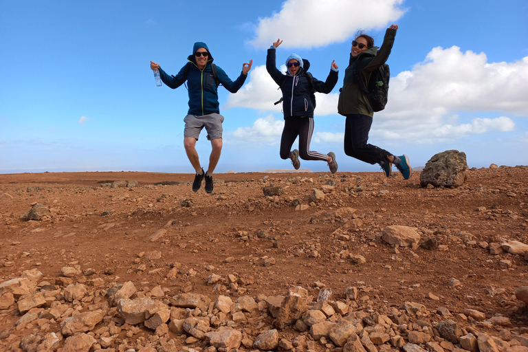 Fuerteventura North: Volcano Hiking TourFuerteventura North: Volcano Hiking Tour (w/ hotel pick-up)