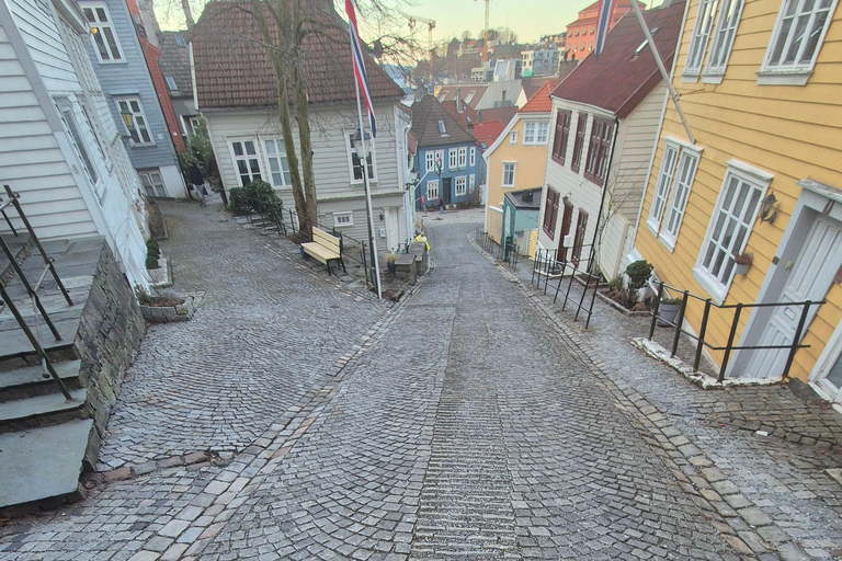Bergen: Guided Walking Tour with Audio Equipment