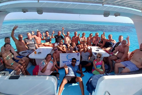 Hurghada: Beginner Diving Trip with Lunch, Transfer & Gear Boat Cruise with 2 Snorkeling Sites with Lunch & Transfer