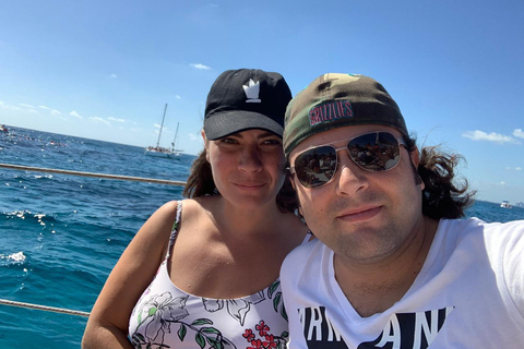 Isla Mujeres: All-Inclusive Catamaran with Open Bar, Snorkel and Lunch Jet Ski Tour to Isla Mujeres and Contoy