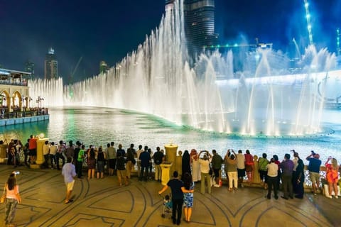 Dubai di notte con biglietto d'ingresso al Burj Khalifa