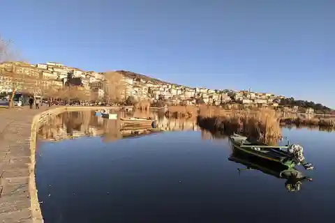 Kastoria: Private Guided City Tour