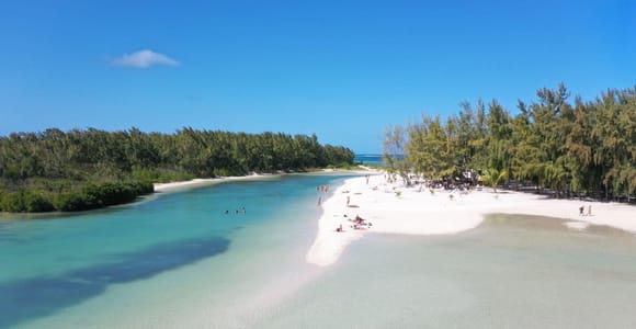 Mauritius: 5-Island Tour with BBQ Lunch and Drinks