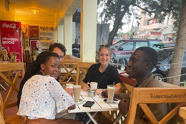 VISITE GUIDÉE DE LA VILLE D&#039;ARUSHA AVEC DES GUIDES RÉGIONAUXVISITE À PIED DE LA VILLE D&#039;ARUSHA