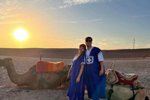 Pacote para o deserto de Agafay: passeio de buggy e de camelo e jantar com espetáculoPacote Deserto de Agafay: passeio de quadriciclo, passeio de camelo e jantar com show