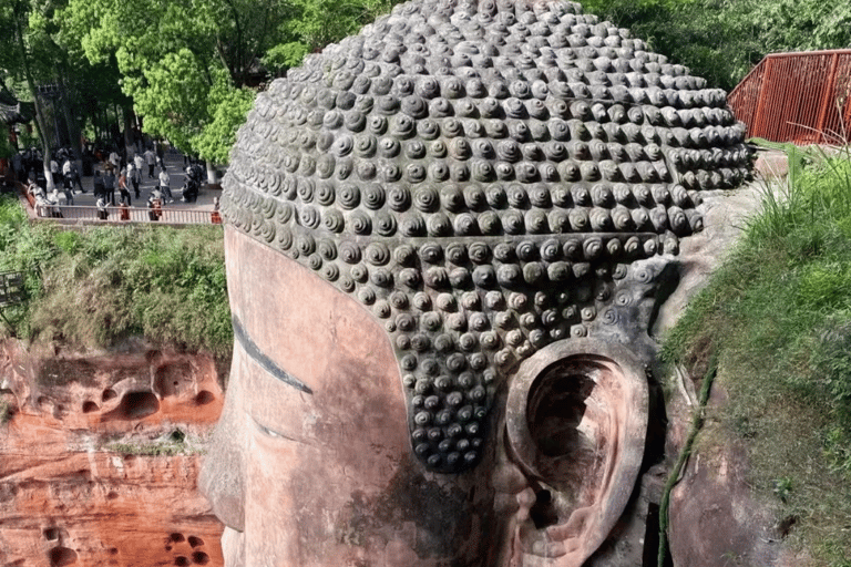 Leshan Giant Buddha Tour: Discover Ancient Stone Masterpiece Leshan Giant Buddha: One-Day Tour with Exclusive Car & Lunch
