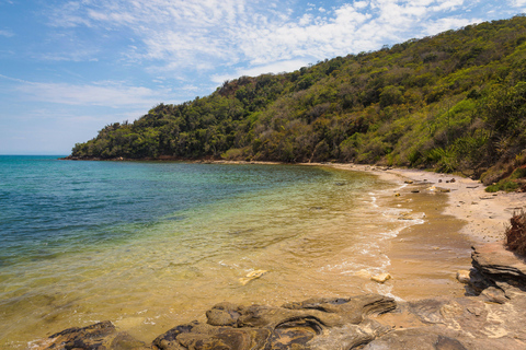 Búzios: Full Sightseeing Tour with Boat, Lunch, and Beaches Búzios: Full Sightseeing Tour with Boat, Lunch and Beaches