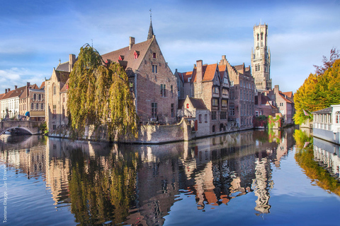 Brussels: Tour Bruges &amp; Ghent with Cruise + Chocolate visitTour in Spanish