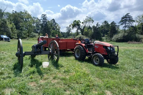 Gettysburg: Haunted Farm Tour with Hay Ride