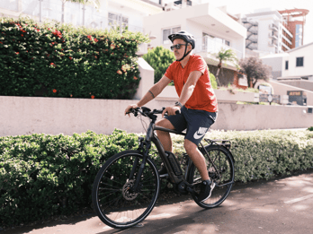 E-Bike Road Tour with Cabo Girão Viewpoint & Late Breakfast