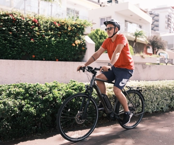 E-Bike Road Tour with Cabo Girão Viewpoint & Late Breakfast