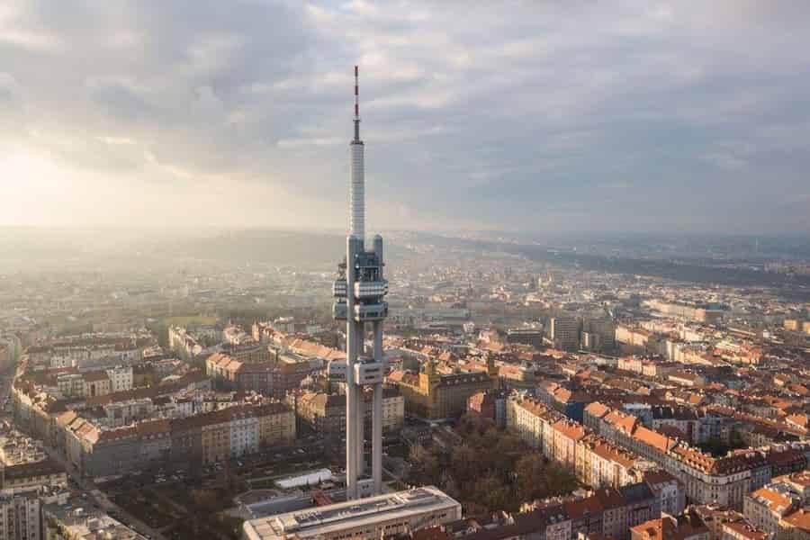 Prag: Ticket für den Fernsehturm & digitale Tour durch Novi Grad. Foto: GetYourGuide
