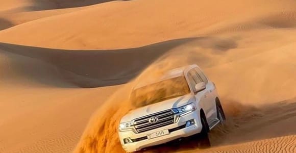 From Doha: Khor Al Adaid & Inland Sea 4x4 Desert Tour